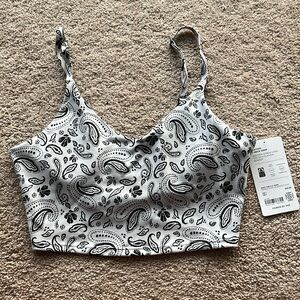 Athleta elation v neck crop; small